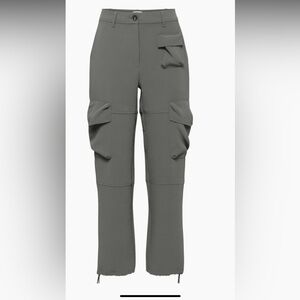 Aritzia “Project Cargo Pant”. In Crepe Material. Size 8. Colour Brown.